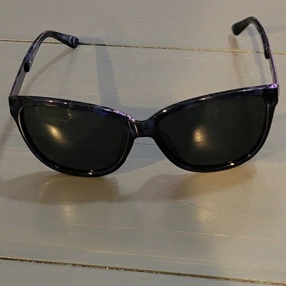 Foster Grant LP 1803 Purple Tortoise Polarized Sunglasses For Women\'s main image 4
